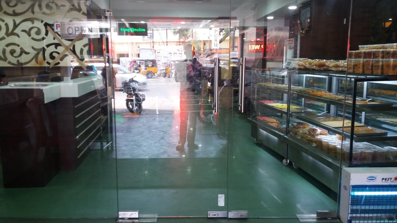 Gate Way Rooms Chennai Exterior foto
